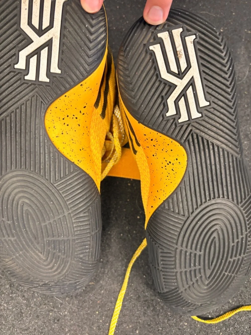 Nike Kyrie 2 School Bus PROMO SAMPLE Men’s Size 9 Unreleased RARE BVTN